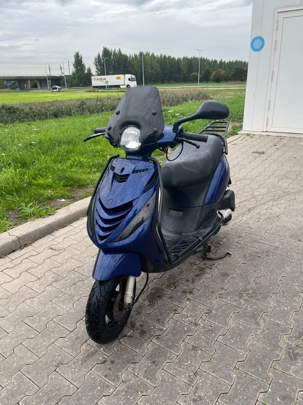 Piaggio Zip 4T 50cc uit 2017, Ophalen, Zip, Zo goed als nieuw, Benzine