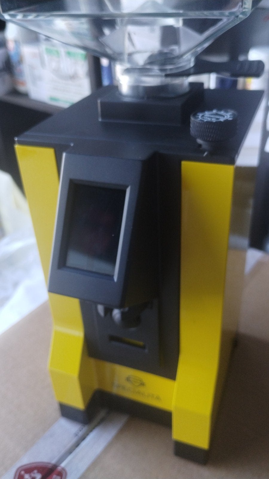 Eureka Mignon 55 Geel - Speciale uitvoering met zwart front, Ophalen, Nieuw, Koffiemachine