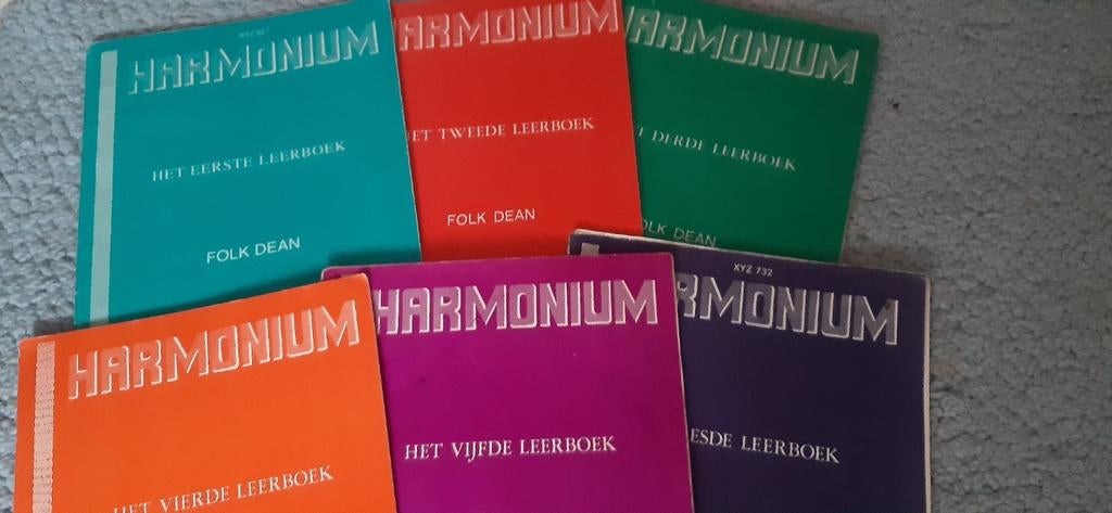 alle 6 de delen van Folk Dean Harmonium, Muziek en Instrumenten, Bladmuziek, Gebruikt, Overige genres, Les of Cursus, Ophalen of Verzenden