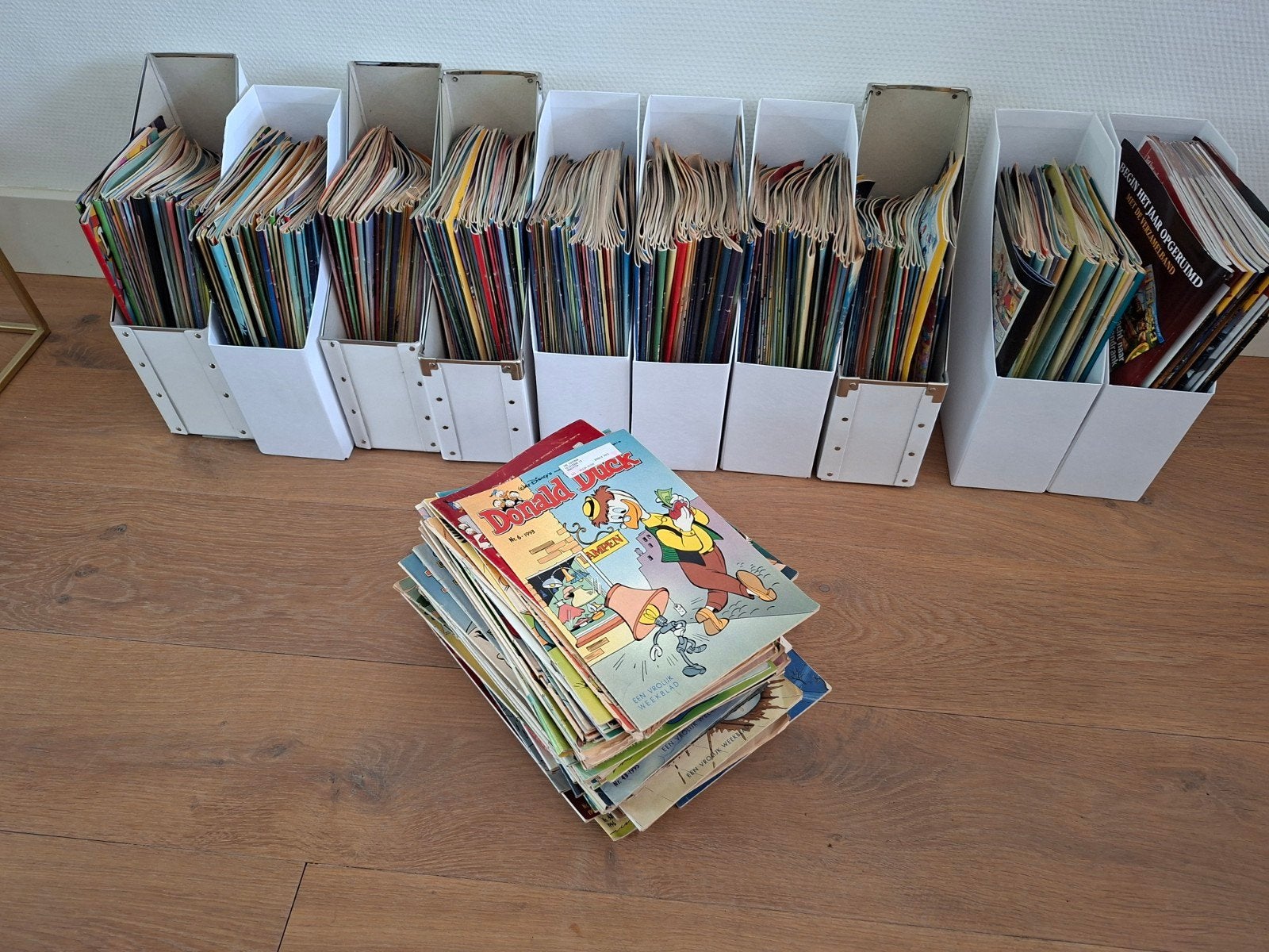 circa 11 jaargangen Donald Ducks en 1 jaargang Historia, Meerdere stripboeken, Ophalen, Gelezen