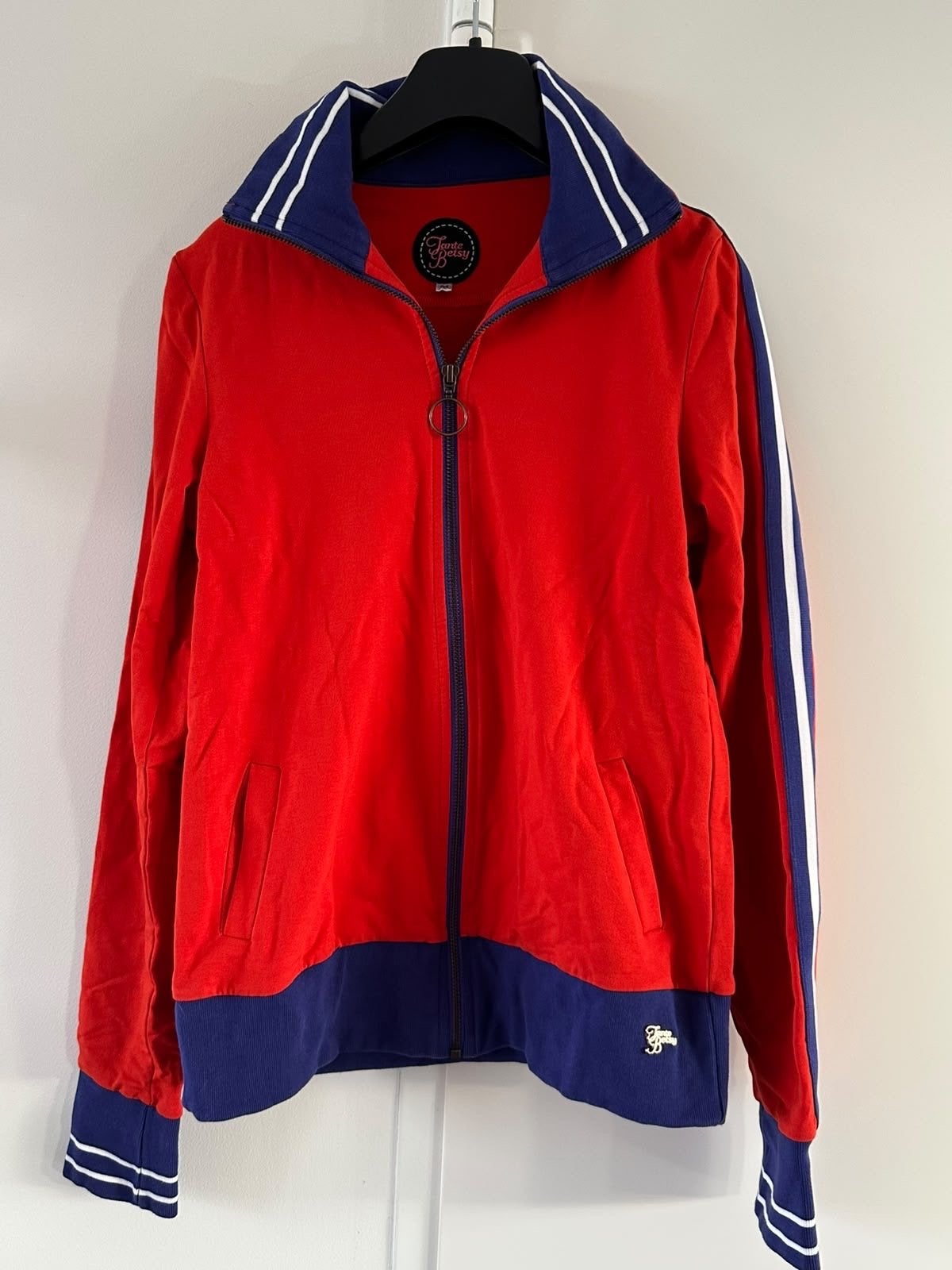 Tante Betsy vest rood/blauw maat M, Ophalen of Verzenden, Zo goed als nieuw, Maat 38/40 (M), Rood