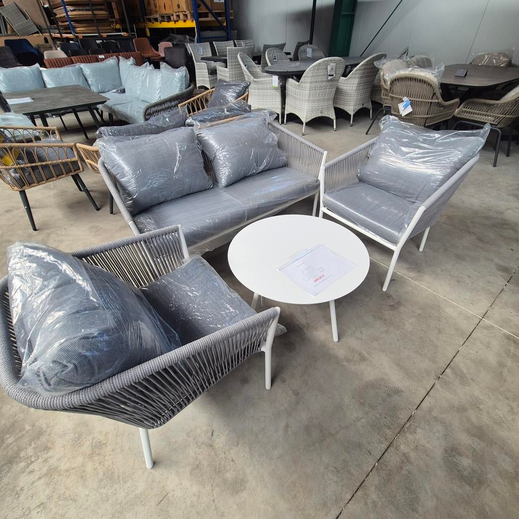 Fleurie Loungeset - Grijs Wicker met Witte Tafel, Ophalen of Verzenden, Nieuw, Wicker