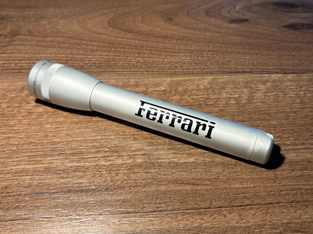 Ferrari Mini Maglite - Origineel echter defect, Auto diversen, Handleidingen en Instructieboekjes, Ophalen of Verzenden