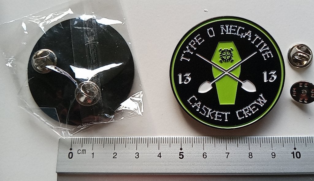 Type O Negative prachtige  casket crew pin speld badge n1, Verzenden, Nieuw, Overige typen