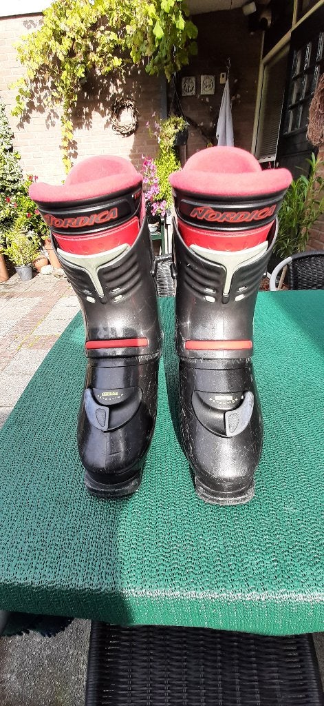Nordica skischoenen, Sport en Fitness, Ophalen, 160 tot 180 cm, Gebruikt, Schoenen