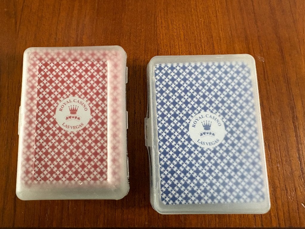 2 setjes hardcase speelkaarten Royal Casino Las Vegas, Ophalen of Verzenden, Zo goed als nieuw, Speelkaart(en)