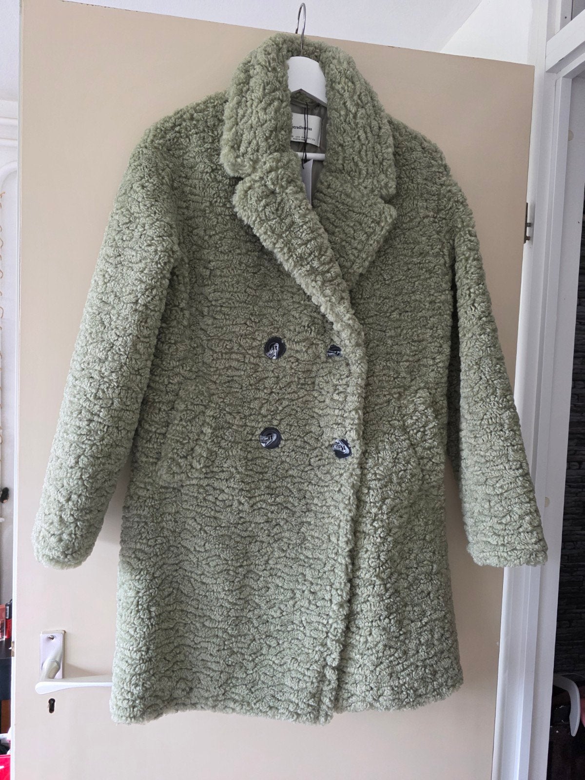 stradivarius teddy jas nieuw xs, Kleding | Dames, Jassen | Winter, Nieuw, Ophalen of Verzenden, Maat 34 (XS) of kleiner, Stradivarius