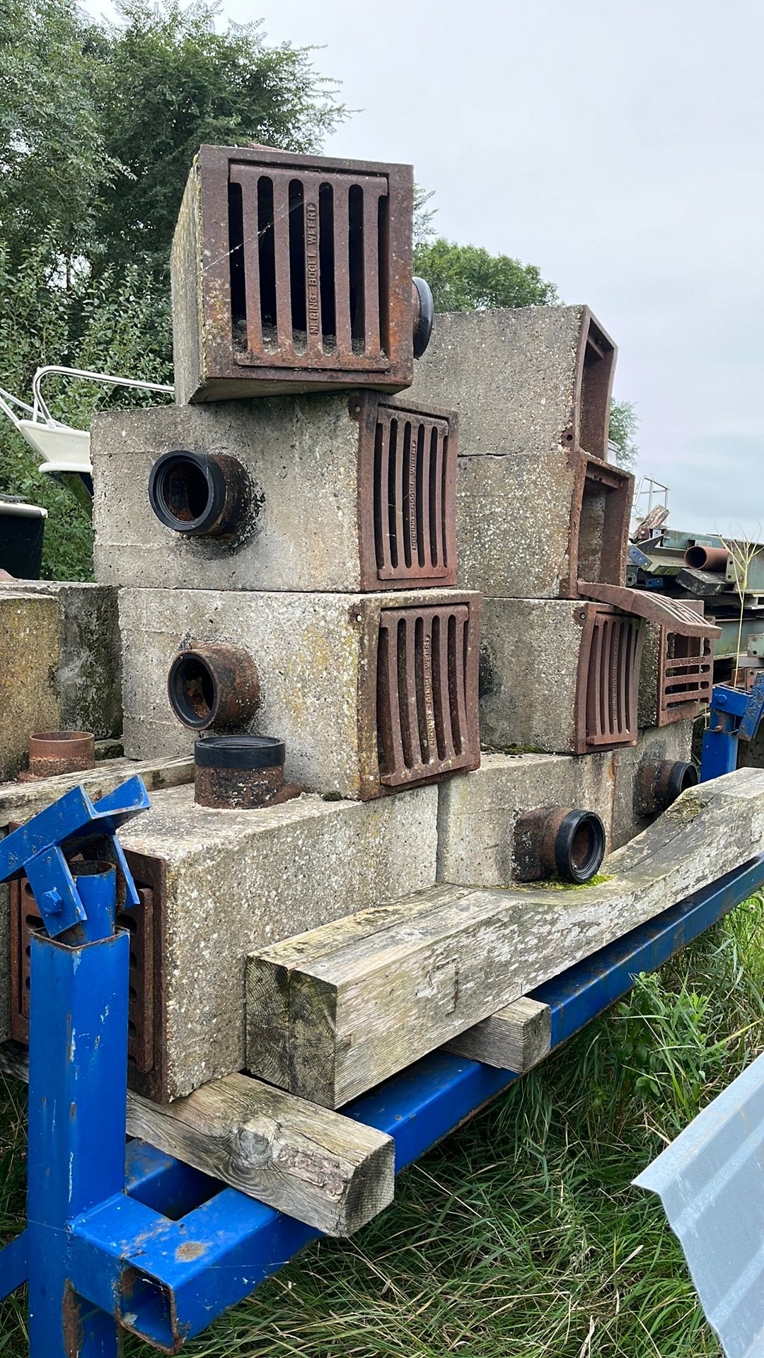 Heel veel beton putten, Ophalen, Gebruikt, Minder dan 2 meter, 80 mm of meer
