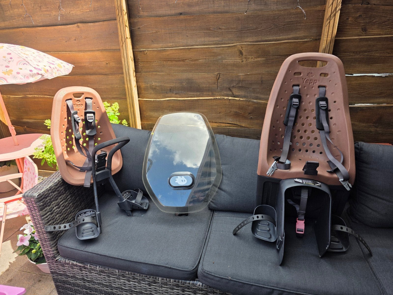Yepp Fietsstoeltje met Windscherm + achter zit, Fietsen en Brommers, Fietsaccessoires | Fietsstoeltjes, Ophalen, Gebruikt, Yepp