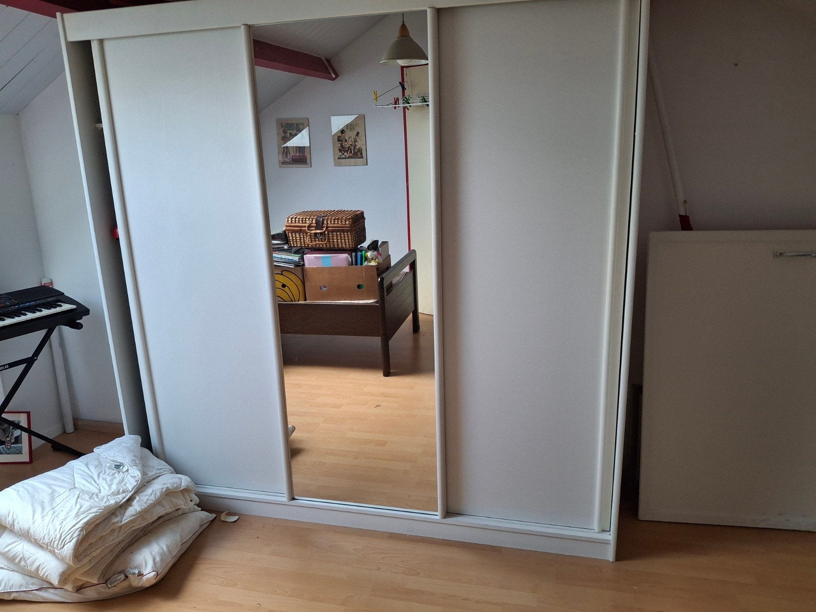 Grote kledingkast met spiegel en schuifdeuren, Huis en Inrichting, Ophalen, Gebruikt, 200 cm of meer, Met plank(en)