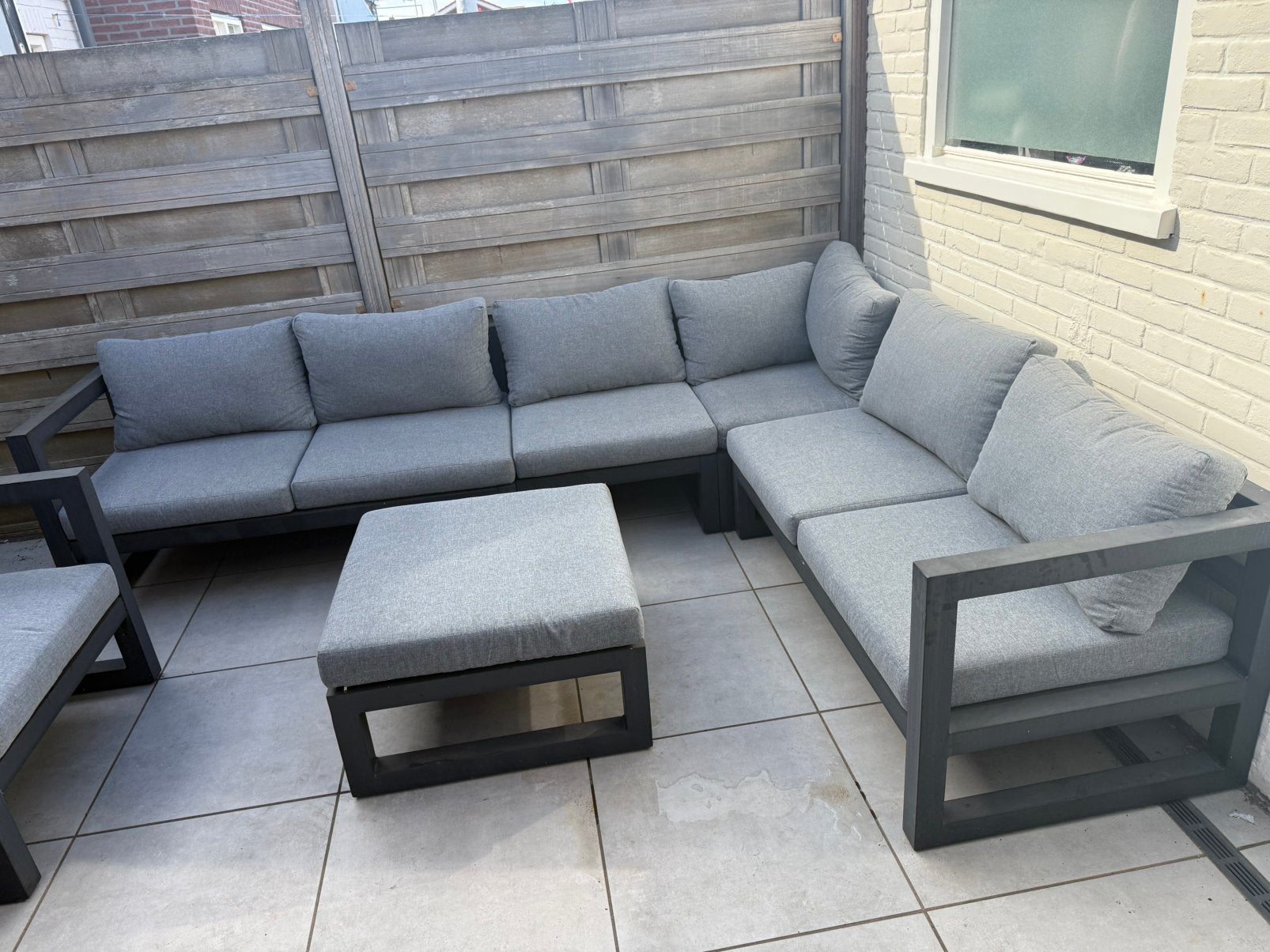 Aluminium loungeset zwart met stoel en hocker