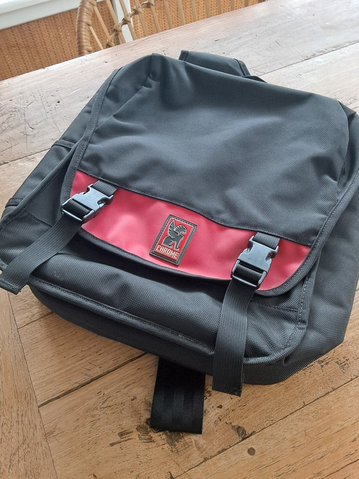 Chrome Industries Messenger Bag - Zwart/Rood, Chrome Industries, Zwart, Ophalen of Verzenden, Zo goed als nieuw