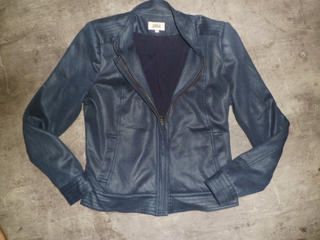 Leuk blauw jasje van Emma mt M, Zo goed als nieuw, Jasje, Emma, Maat 38/40 (M)