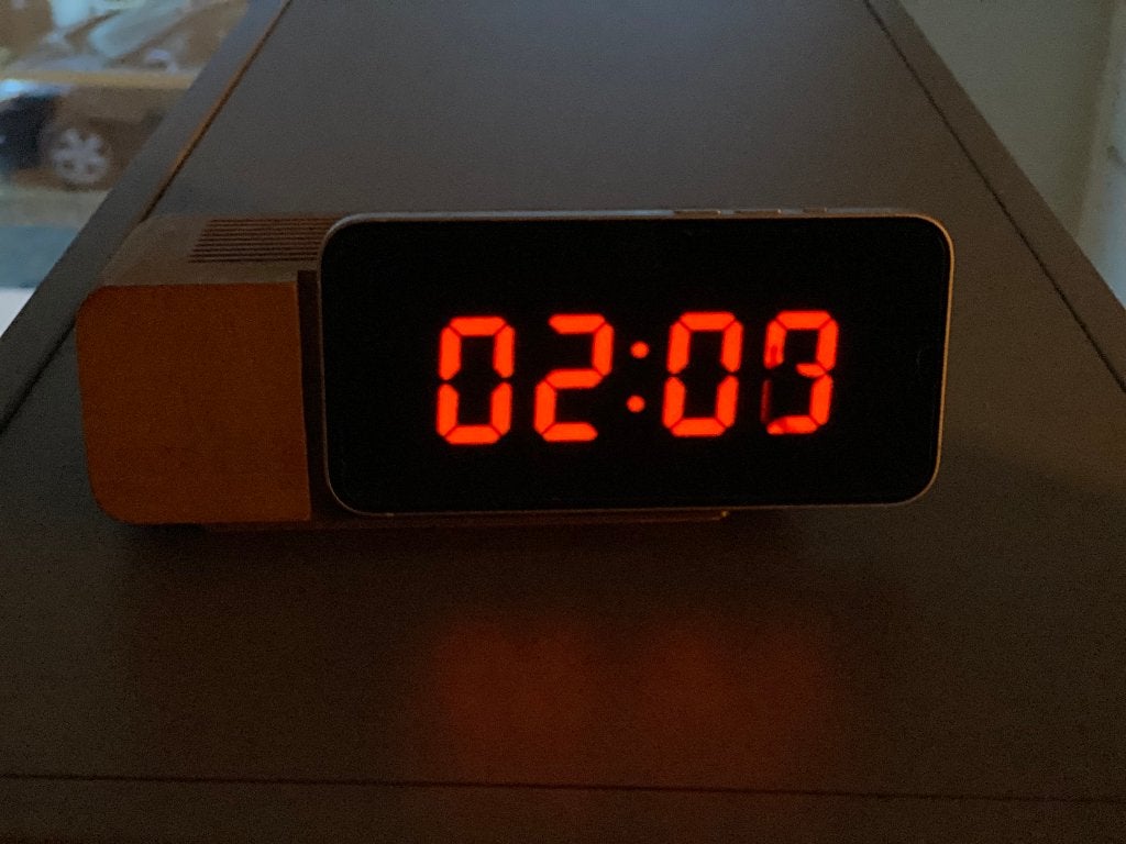 Houten standaard om Iphone als wekker te gebruiken, Ophalen of Verzenden, Nieuw, Digitaal