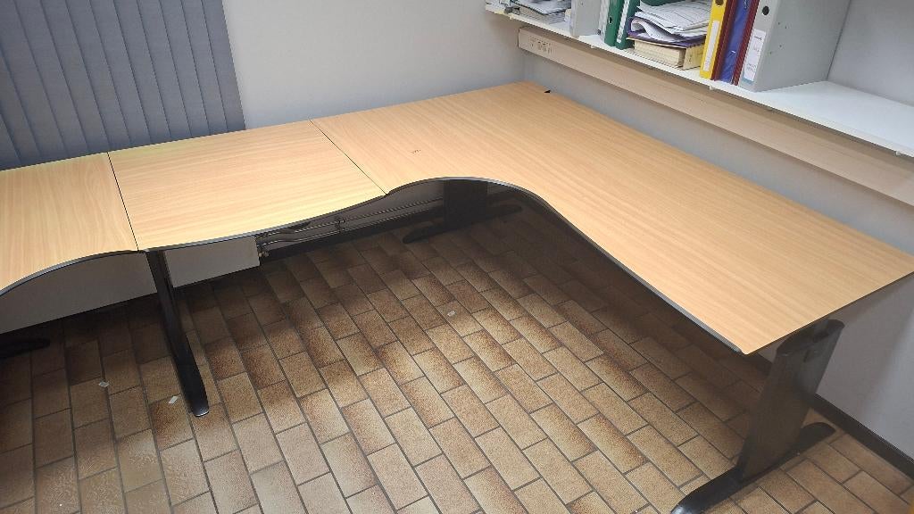M buro / Bureau in hoogte verstelbaar met trespa blad!, Ophalen, Gebruikt, ., In hoogte verstelbaar