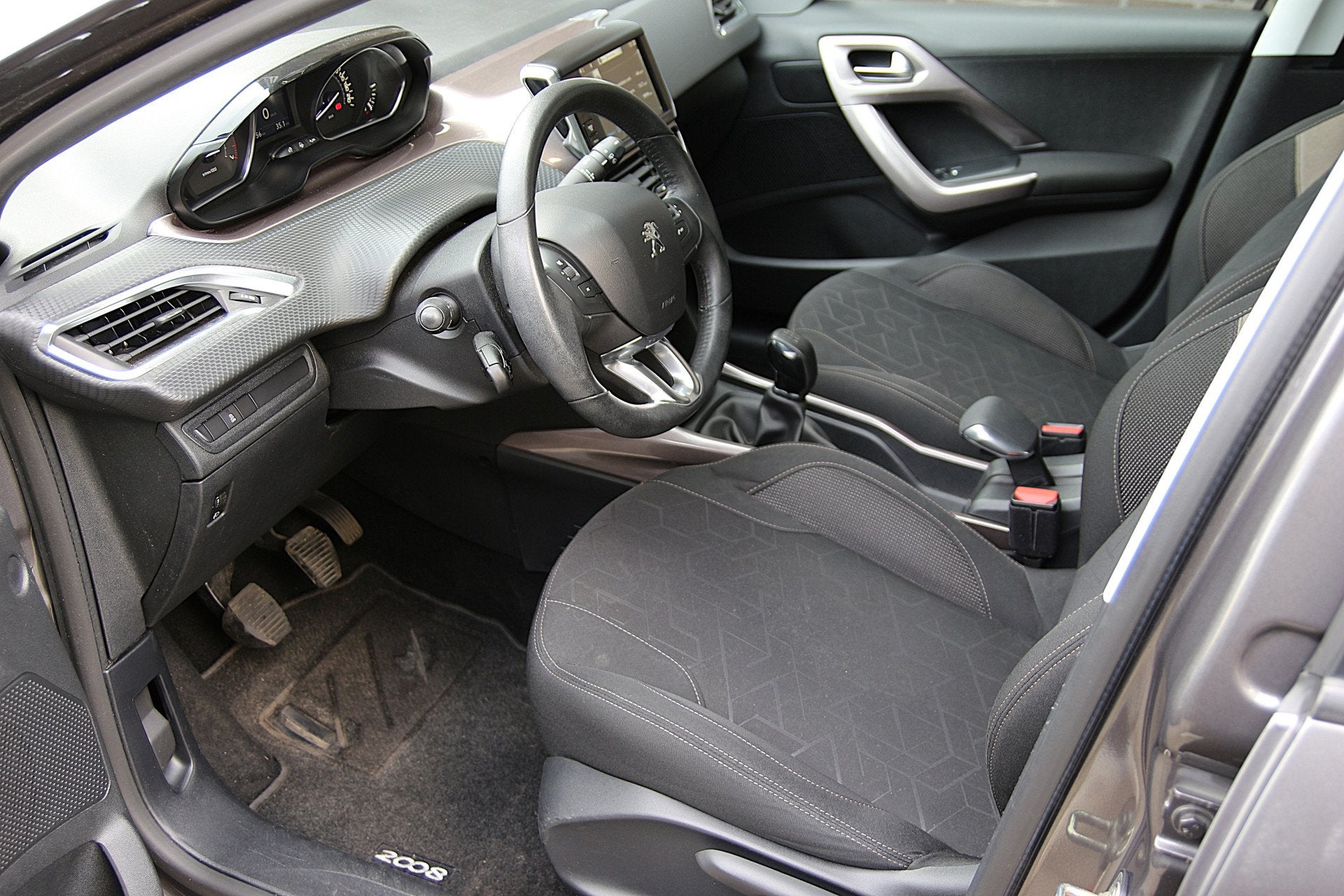 Peugeot 2008 1.2 VTi 82pk Active Pack Premium | NL-auto | 5, Voorwielaandrijving, Euro 5, Stof, 1199 cc