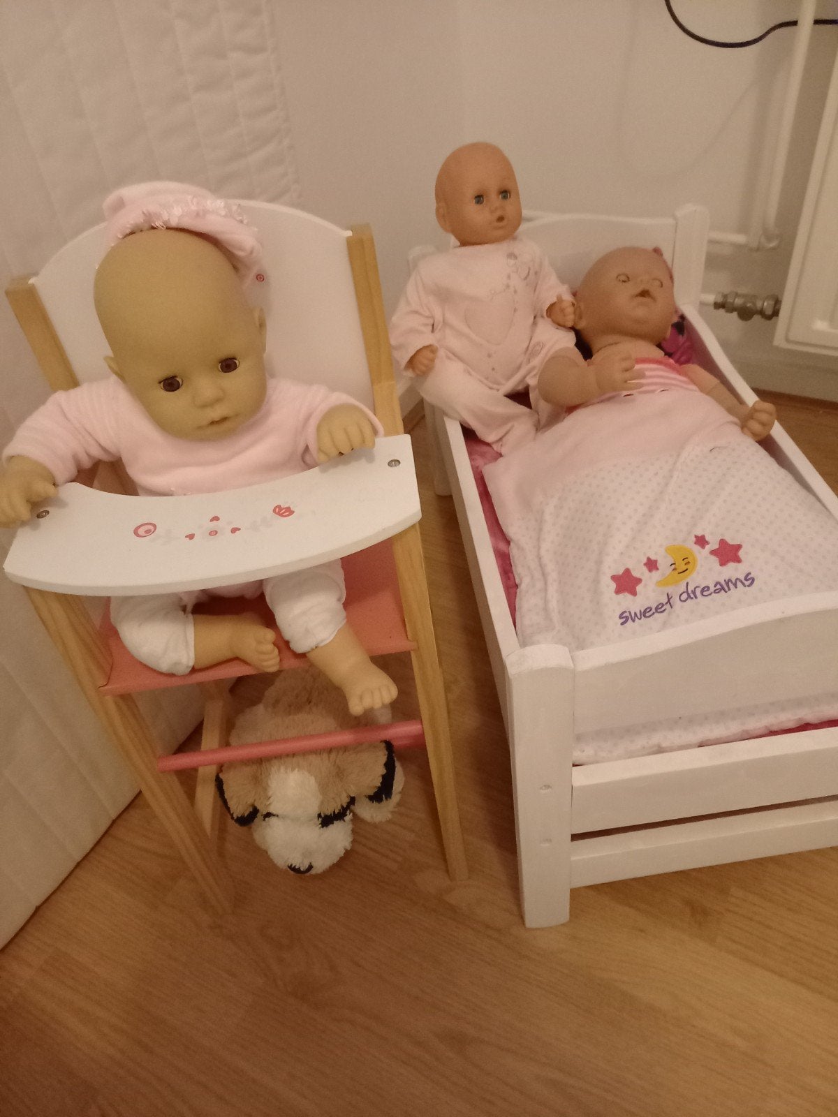 poppenbedje enpoppenstoeltje met poppen, Ophalen, Babypop