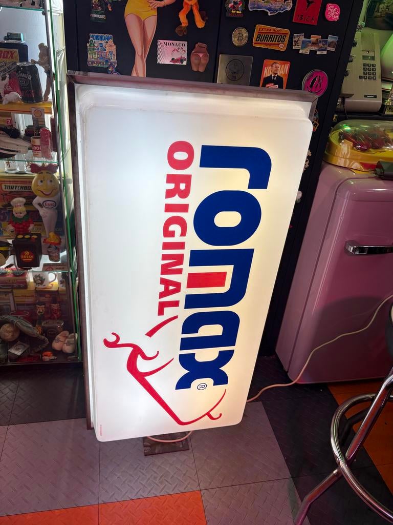 Romax uitlaten lichtbak dubbelzijde reclamelamp, Verzamelen, Verzenden, Zo goed als nieuw, Lichtbak of (neon) lamp