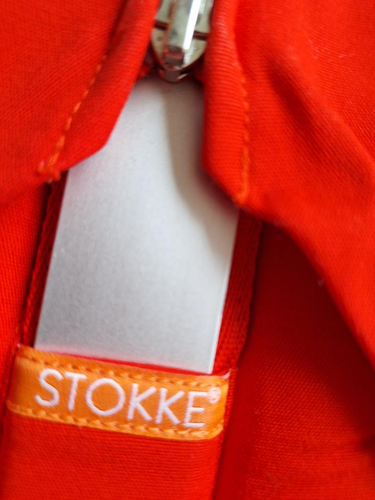 Rode draagzak Stokke, Kinderen en Baby's, Babydragers en Draagdoeken, Overige merken, Buik of Rug, Ophalen of Verzenden, Zo goed als nieuw