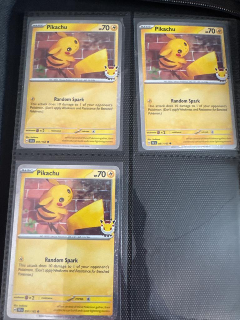 Pikachu Met Swirl Pokémon Kaart051.   3x voor €40, Ophalen of Verzenden, Zo goed als nieuw, Losse kaart