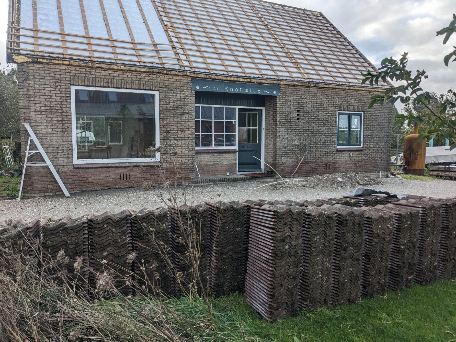 Dakpannen, sneldekkers. Rood-paars. 23 jaar oud, Ophalen, Gebruikt, Steen of Klei, 15 m² of meer