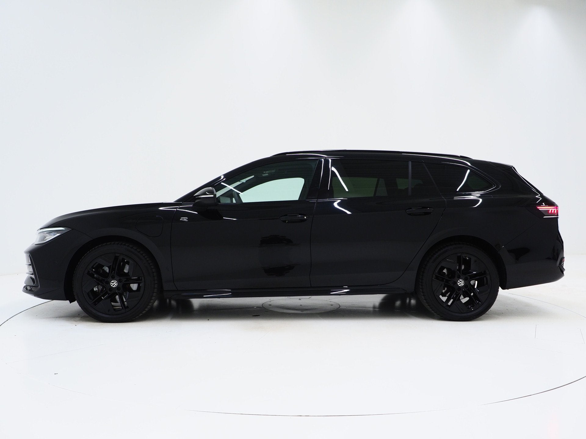 Volkswagen Passat Variant 1.5 eHybrid R-Line Edition | 5 Jaa, Zwart, Leder en Stof, Zwart, Plug-in hybride