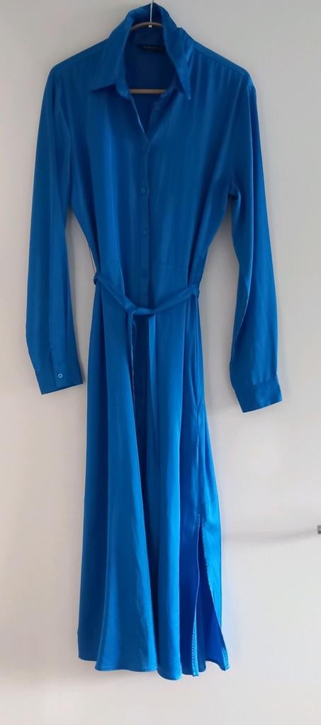 Fel blauwe satijn(achtige) jurk Stradivarius maat M, Maat 38/40 (M), Blauw, Ophalen of Verzenden, Zo goed als nieuw