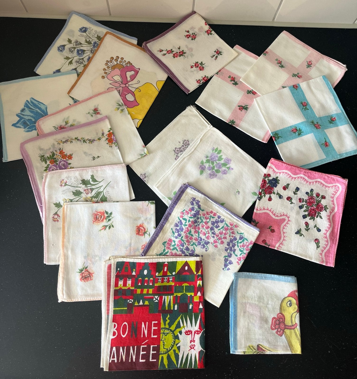 17 Antieke zakdoeken met diverse prints en motieven, Antiek en Kunst, Antiek | Kleden en Textiel, Ophalen of Verzenden