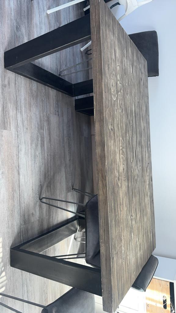 Bruine eettafel met lange houten bank, Gebruikt, Vijf personen of meer, 150 tot 200 cm, Rechthoekig
