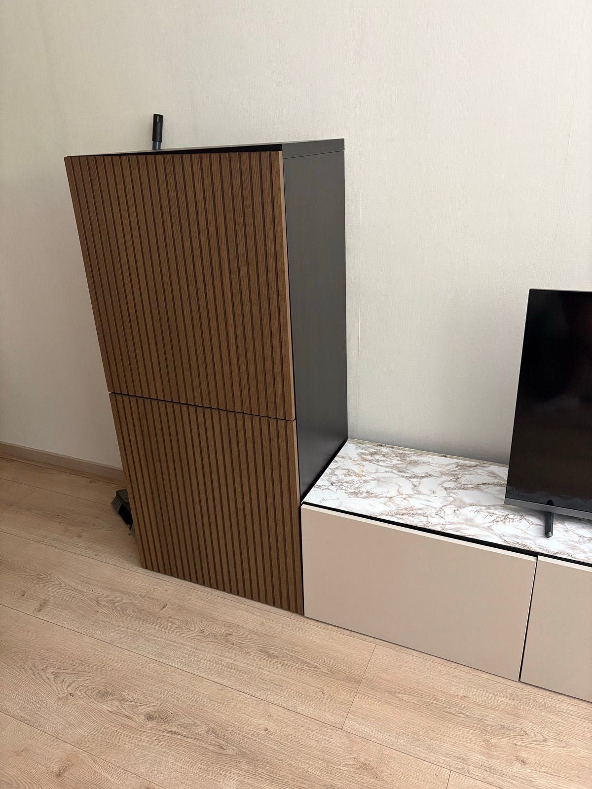 Modern TV-meubel en opbergkast - Zo goed als nieuw, Ophalen, 100 tot 150 cm, Zo goed als nieuw, 200 cm of meer