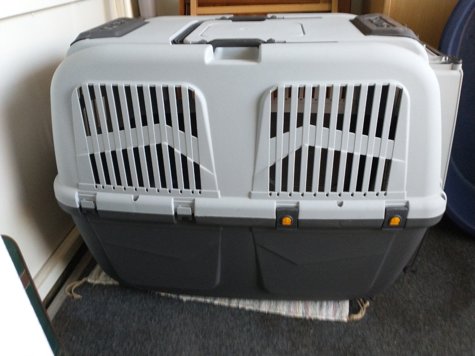 SKUDO transportbox Iata 6 XL / 45 kg honden bench, Ophalen, Zo goed als nieuw