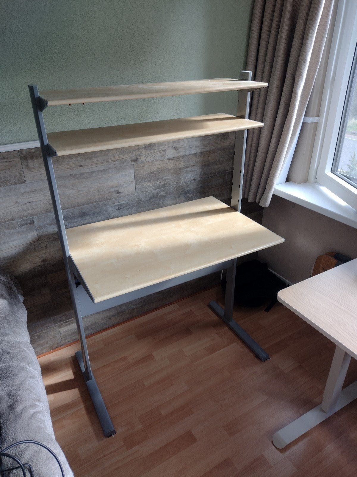 Ikea bureau (in hoogte verstelbaar), Huis en Inrichting, Ophalen, Scandinavisch, 62 cm, Spaanplaat of MDF