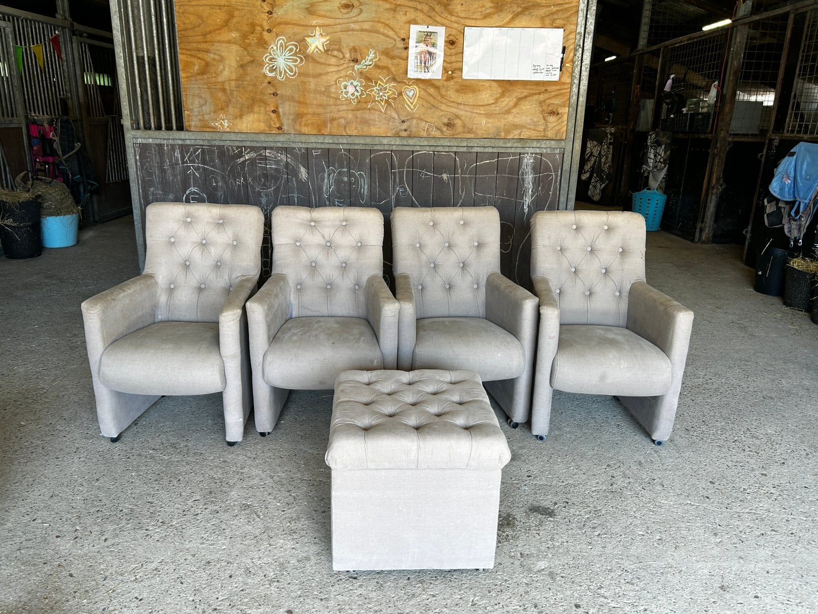 Urban Sofa eetkamerstoelen + poef, Huis en Inrichting, Ophalen, Gebruikt, Overige kleuren, Landelijk