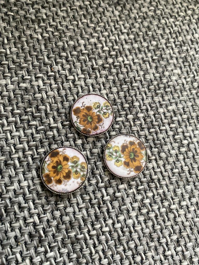 Set van 3 vintage (dirndl) bloemenknopen, emaille/metaal, Ophalen of Verzenden