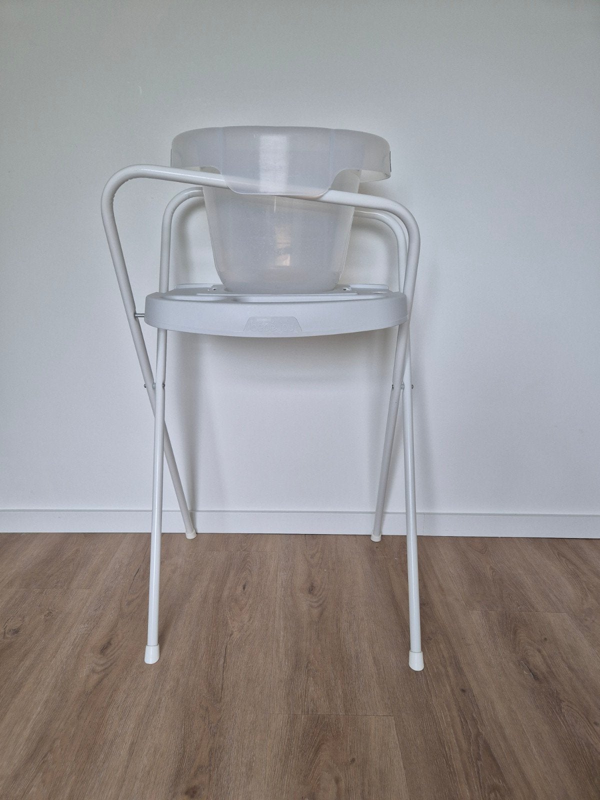 Bébé-jou Tummy Tub met standaard, Kinderen en Baby's, Badjes en Verzorging, Ophalen, Tummy Tub, Zo goed als nieuw, Bébé-jou