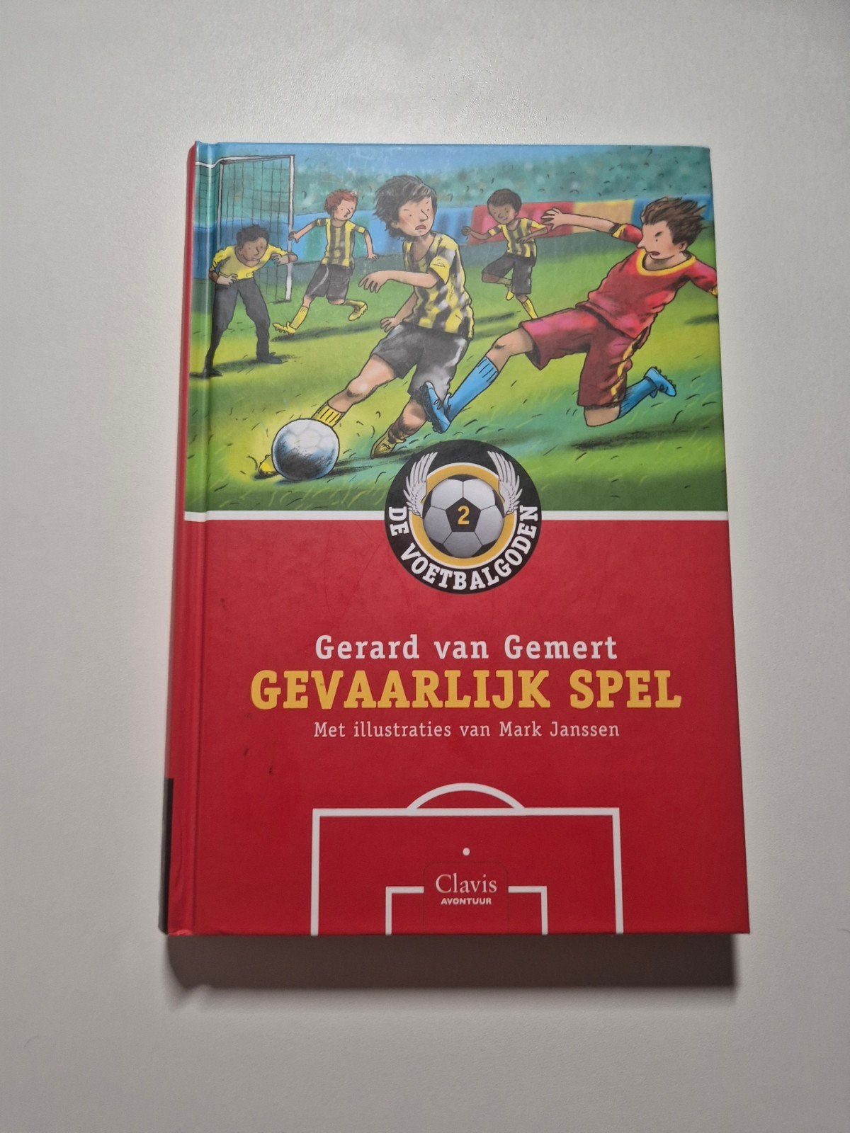 Gerard van Gemert - Gevaarlijk spel - De Voetbalgoden 2, Boeken, Ophalen of Verzenden, Zo goed als nieuw, Gerard van Gemert, Fictie algemeen
