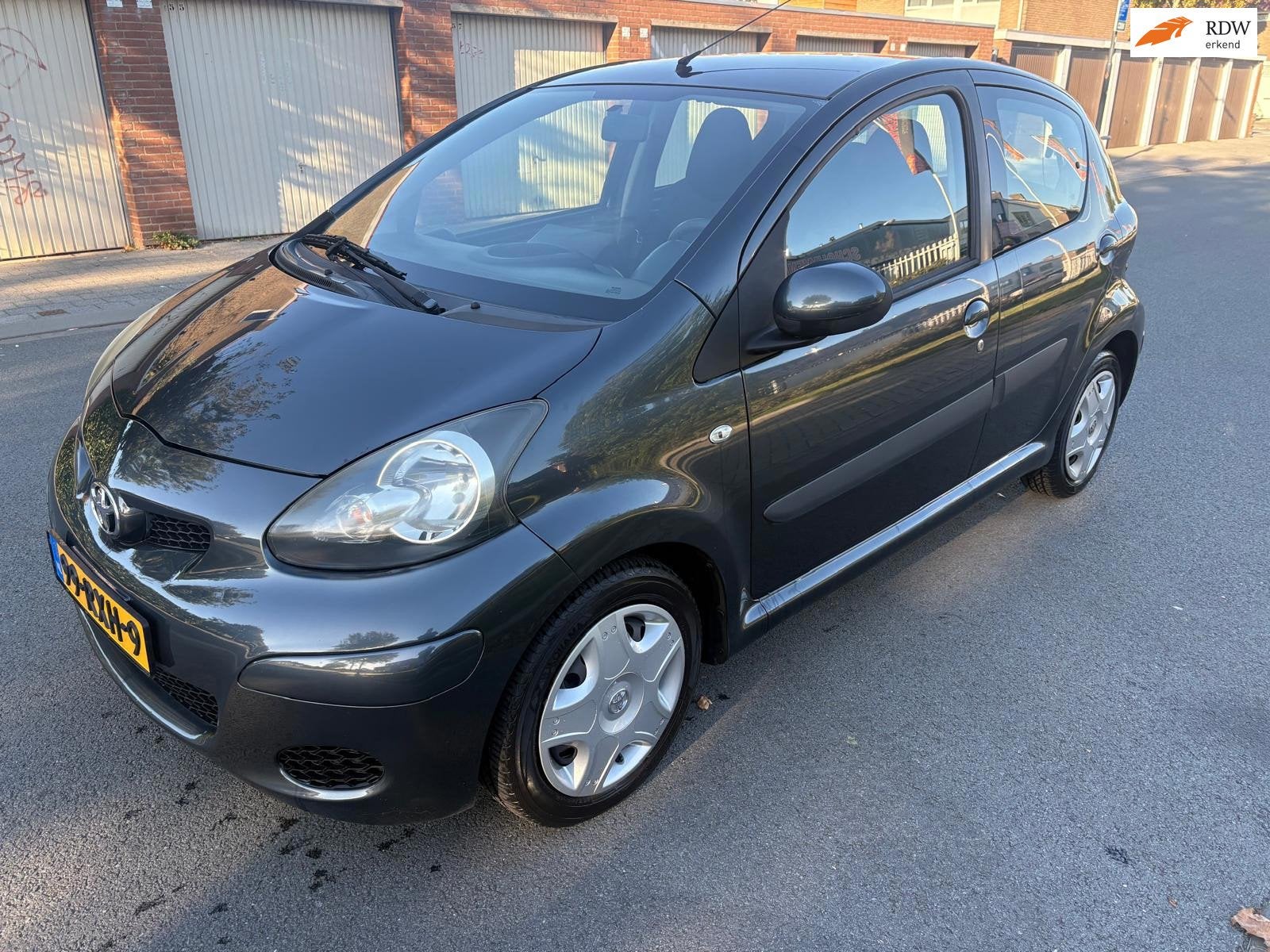 Toyota Aygo 1.0-12V Comfort, Auto's, Voorwielaandrijving, Gebruikt, 4 stoelen, 68 pk