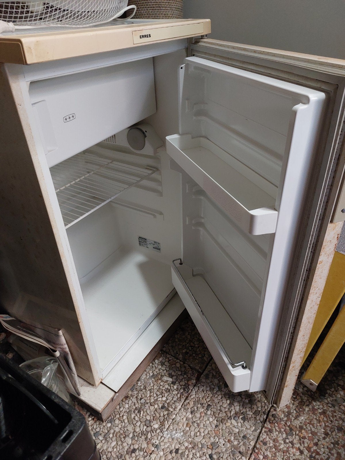 t.k  koelkast Erres - oudje maar koelt super., Witgoed en Apparatuur, Koelkasten en IJskasten, Minder dan 75 liter, Ophalen, Gebruikt