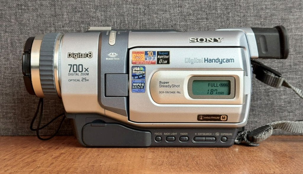 Sony DCR-TRV340E, Digital8, Hi8/Video8, compleet, GETEST!, 20x of meer, Overige soorten, Ophalen of Verzenden, Zo goed als nieuw