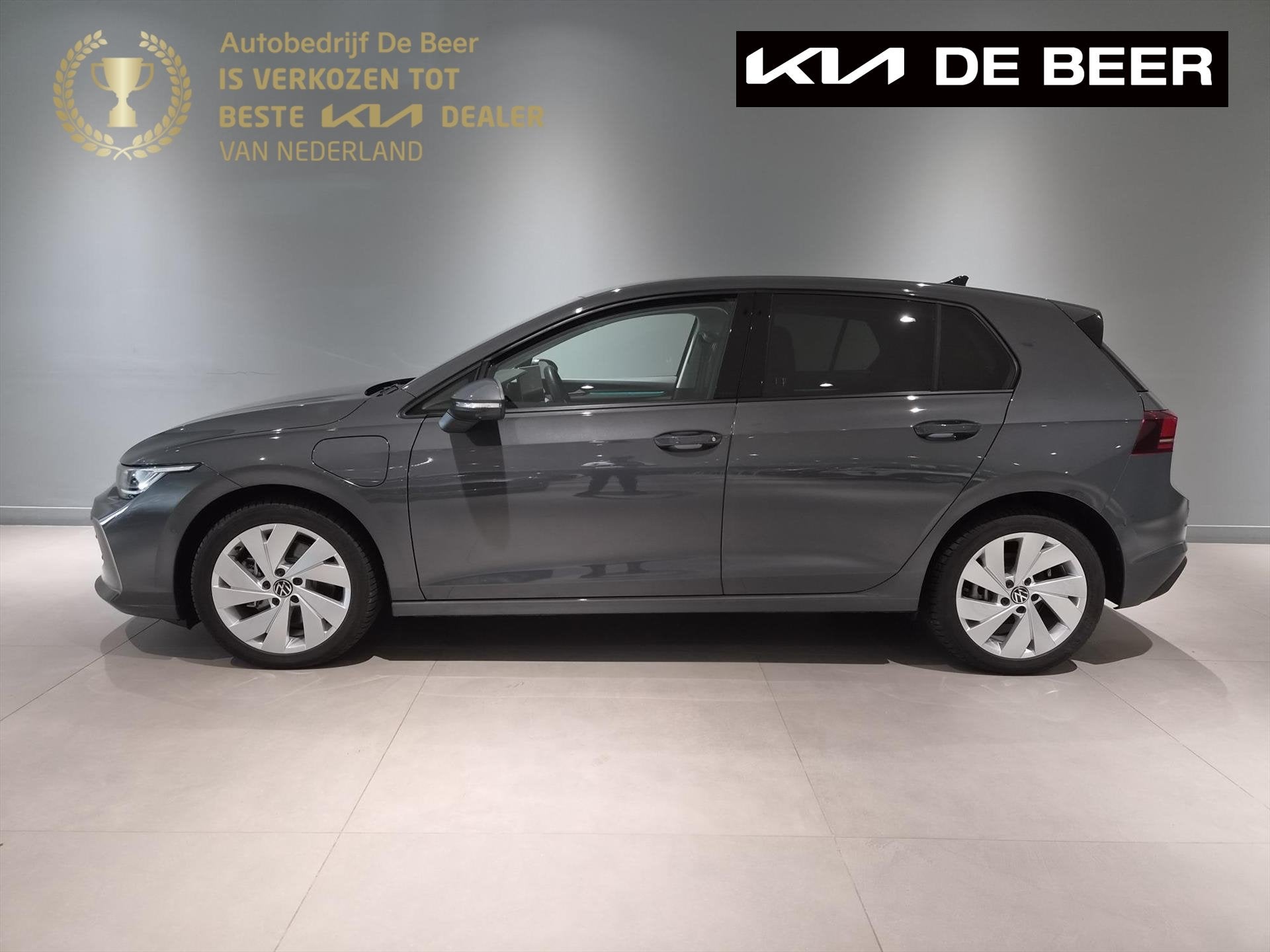 VOLKSWAGEN Golf 1.5 eHybrid PHEV 204pk DSG-6 Life Edition Ni, 12 maanden, Stof, 4 cilinders, Bedrijf