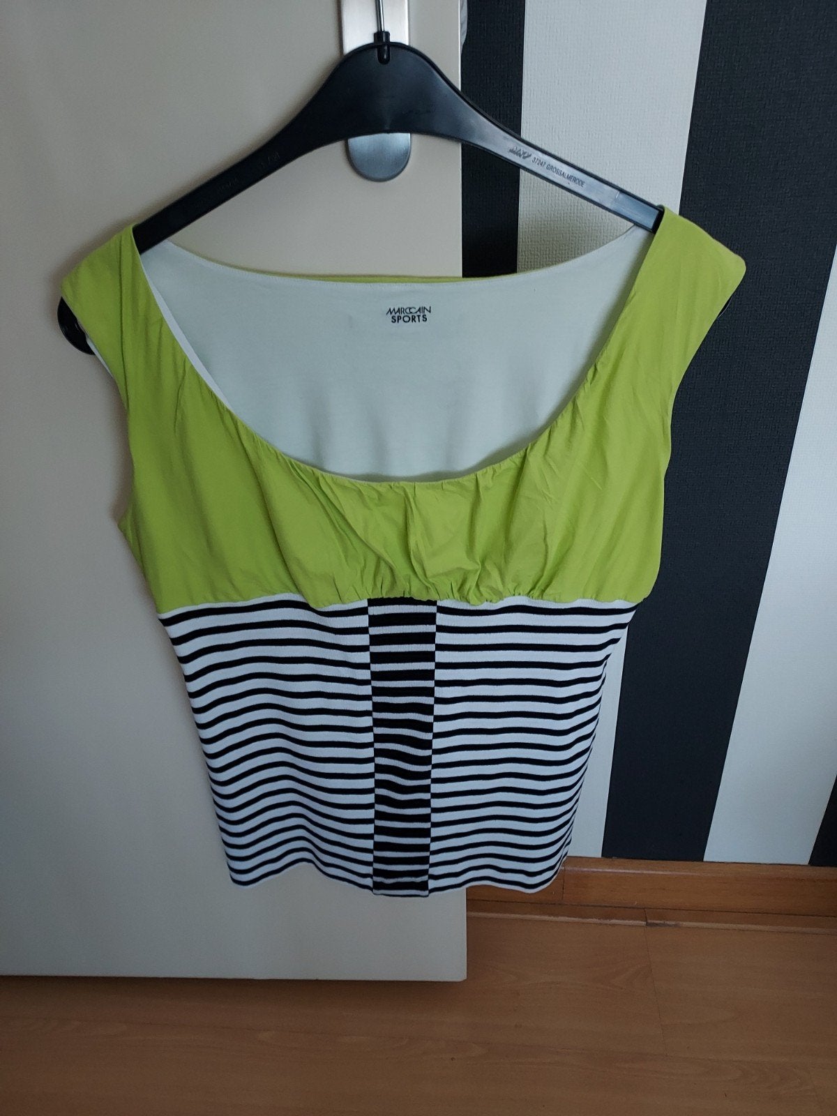 Marc Cain Sports top, maat M, zo goed als nieuw, Maat 38/40 (M), Meerkleurig, Ophalen of Verzenden, Zo goed als nieuw