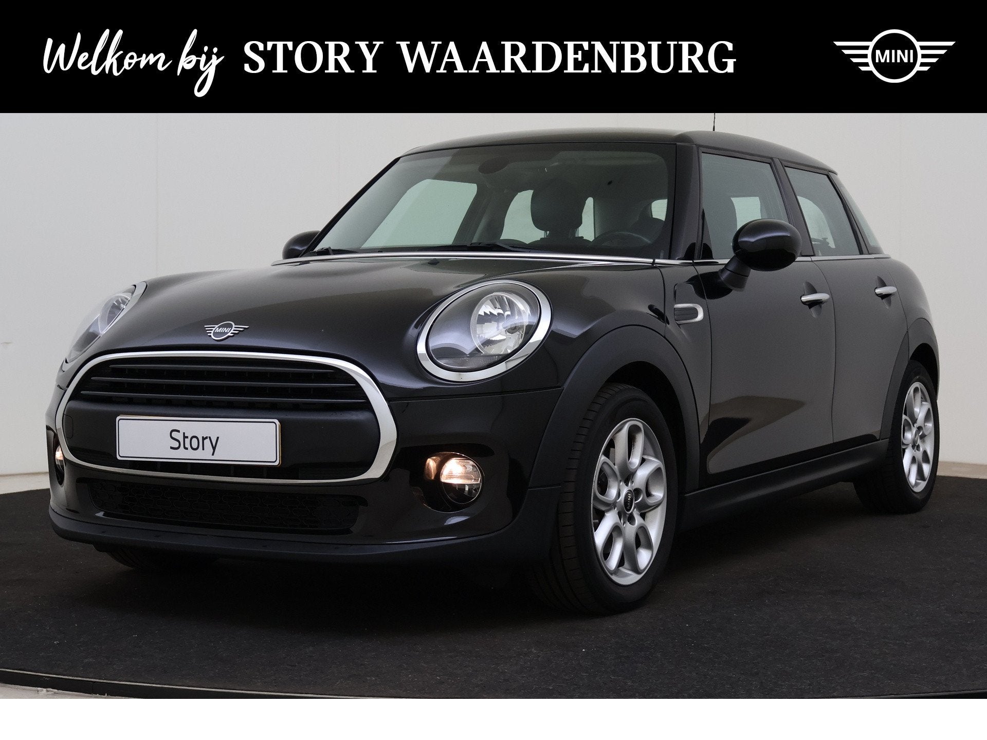 MINI Hatchback One Pepper / Cruise Control / Multifunctionee, Auto's, Mini, Stof, Gebruikt, Zwart, Handgeschakeld