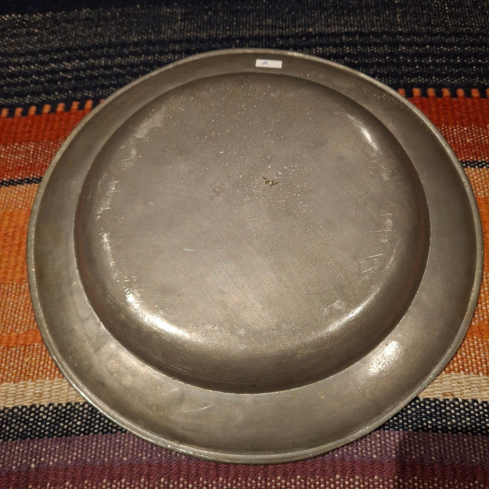 Oud tinnen bord - 31 cm met zichtbare merkjes, Ophalen of Verzenden