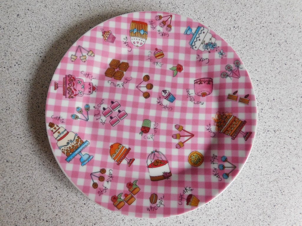 Bord 19,5 cm. Cup Cake Party by Xenos, Overige merken, Ophalen of Verzenden, Zo goed als nieuw, Bord(en)