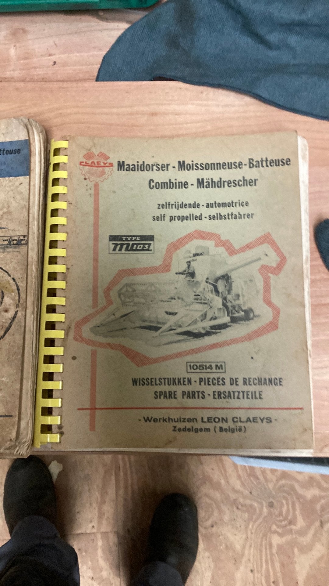 Claeys M 103 onderdeel boeken, Ophalen