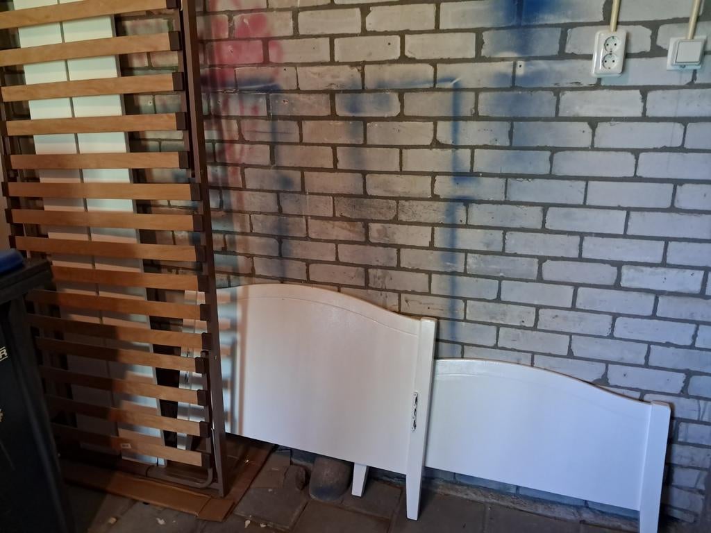 Gratis Bed, 200x90 cm, wit, inclusief lattenbodem, Ophalen, Gebruikt, 90 cm, Eenpersoons