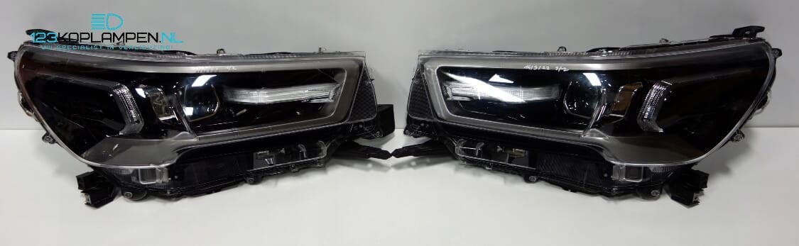 Toyota Hilux Full Led koplamp links rechts, Auto-onderdelen, Verlichting, Toyota, Gebruikt, Ophalen of Verzenden