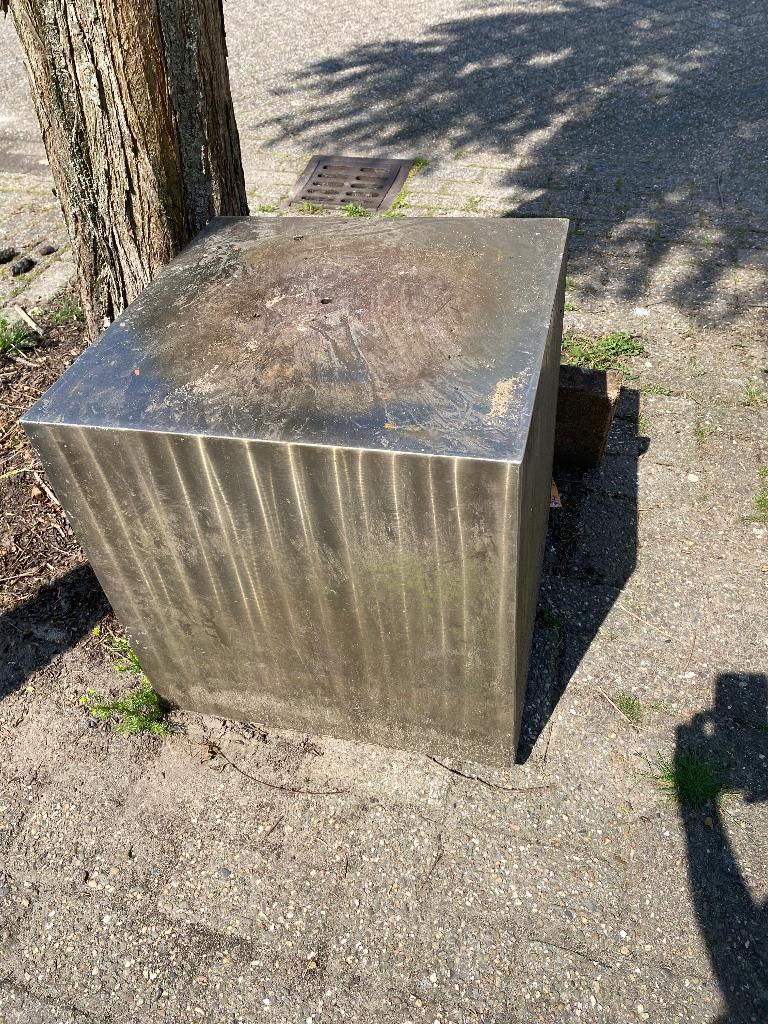 Vijverfontein kubus( zonder pomp), Ophalen, Gebruikt, Rvs, Waterornament