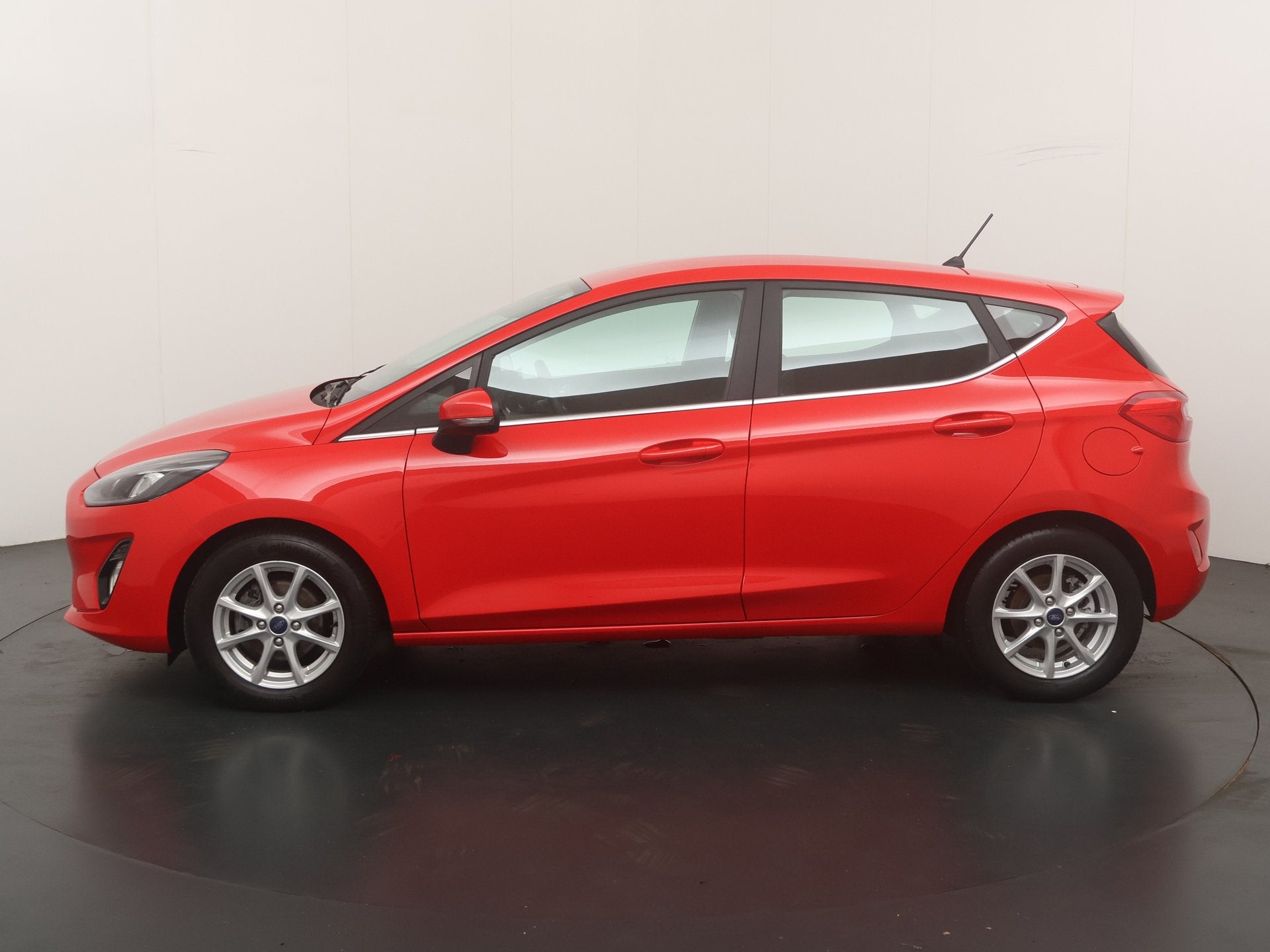 Ford Fiesta EcoBoost Hybrid 125pk Titanium | Automaat | LED, Euro 6, 49 €/maand, Origineel Nederlands, Bedrijf