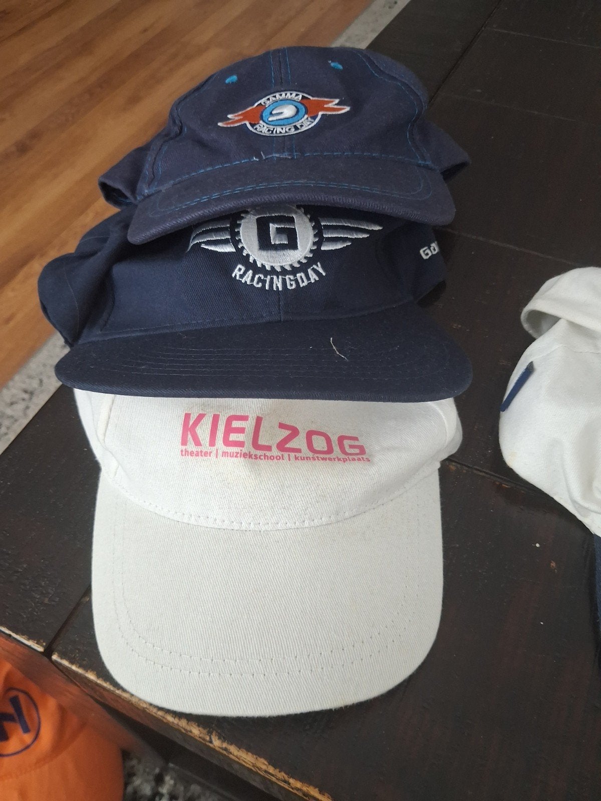 Diverse petten, o.a. Oranjeboom, Gamma Racing Day, Ophalen, Zo goed als nieuw